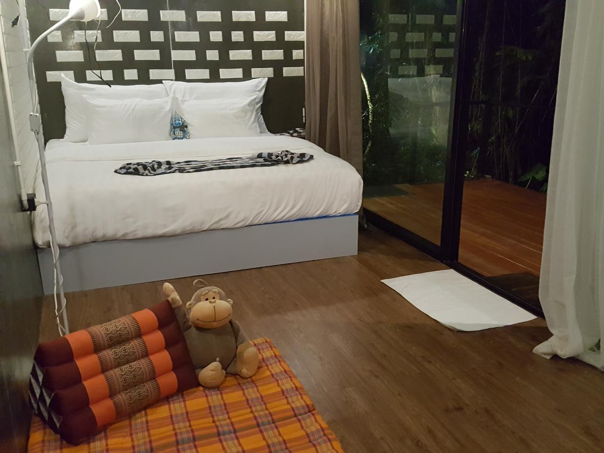 Hug Rimtharn Hotel Ban Khao Klom Bagian luar foto