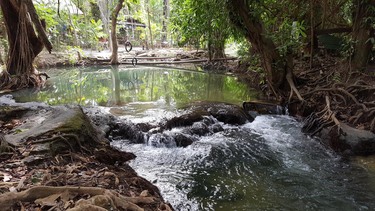 Hug Rimtharn Hotel Ban Khao Klom Bagian luar foto