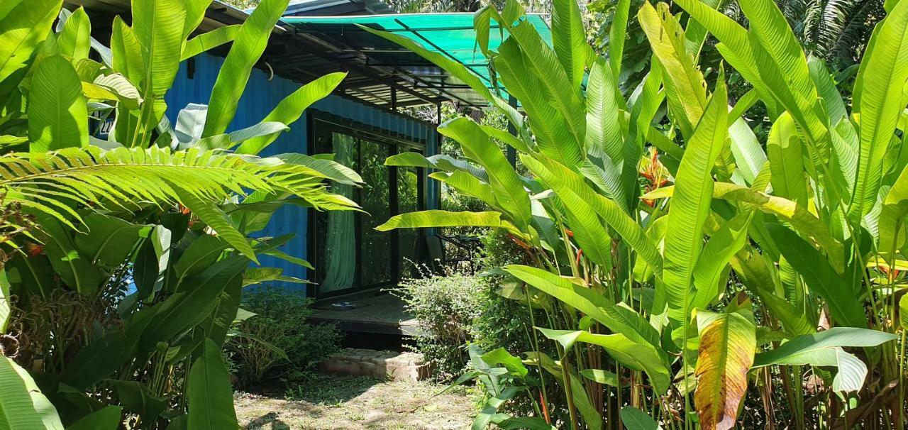 Hug Rimtharn Hotel Ban Khao Klom Bagian luar foto
