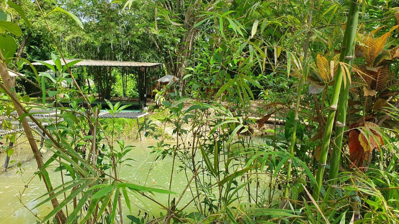 Hug Rimtharn Hotel Ban Khao Klom Bagian luar foto