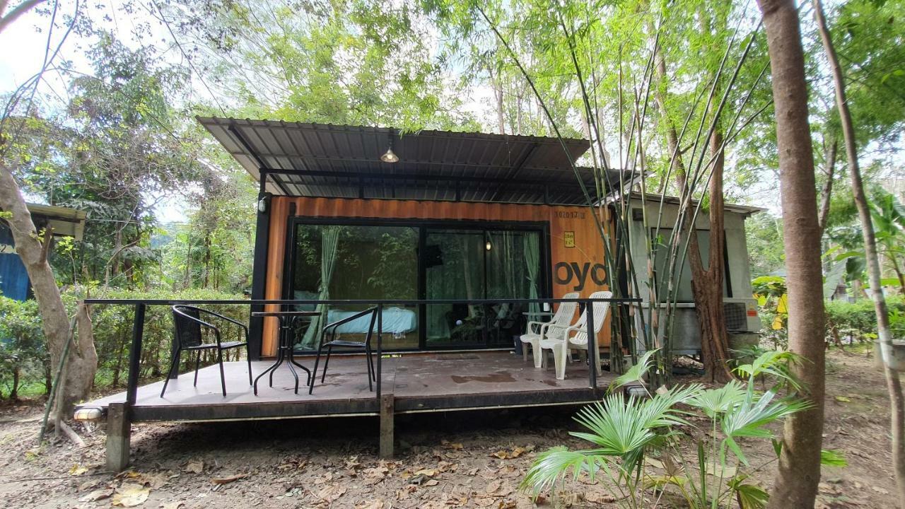 Hug Rimtharn Hotel Ban Khao Klom Bagian luar foto