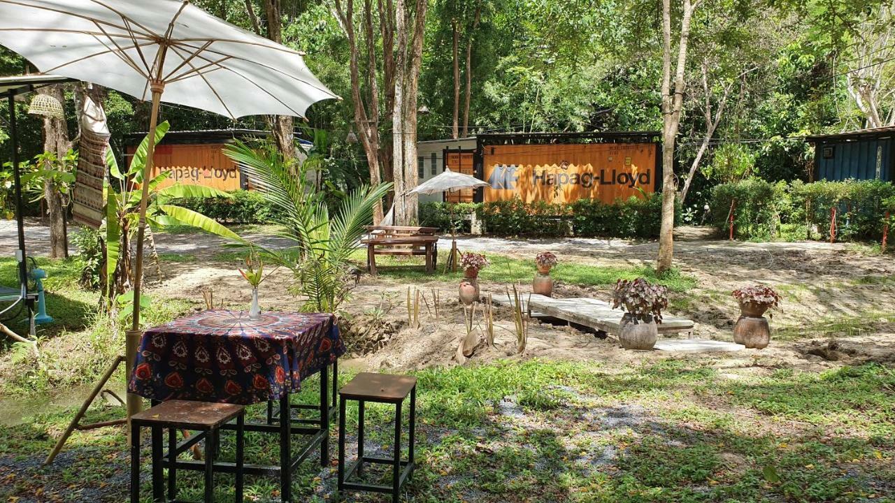 Hug Rimtharn Hotel Ban Khao Klom Bagian luar foto