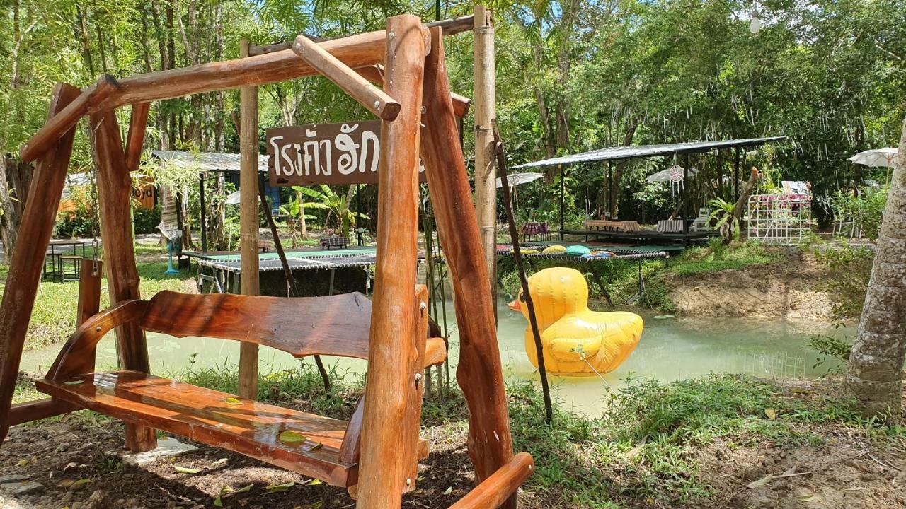 Hug Rimtharn Hotel Ban Khao Klom Bagian luar foto