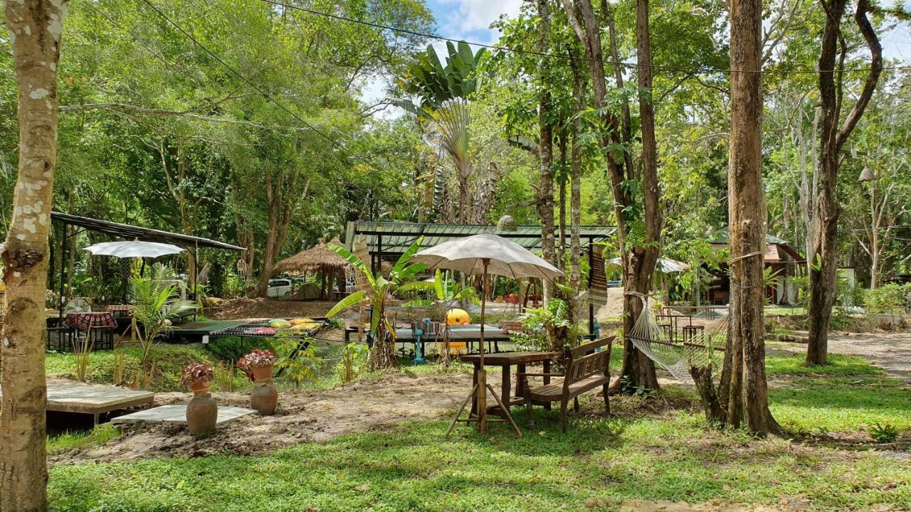 Hug Rimtharn Hotel Ban Khao Klom Bagian luar foto