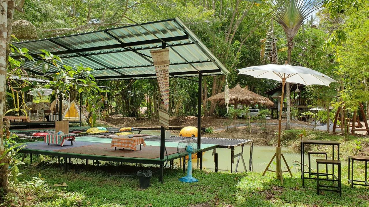 Hug Rimtharn Hotel Ban Khao Klom Bagian luar foto